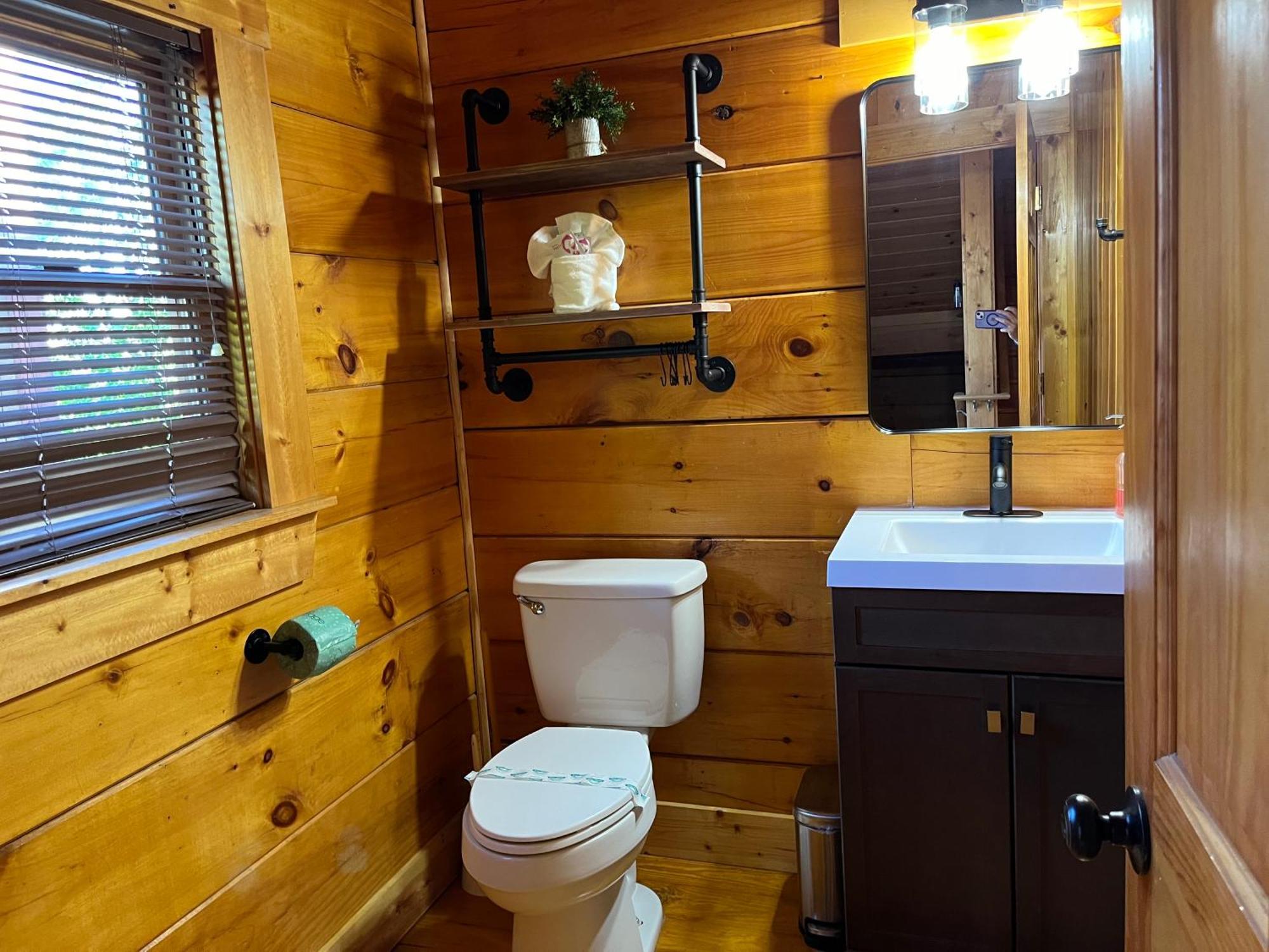Splashtacular: Indoor Pool~gorgeous Views~hottub~gameroom~resort Gatlinburg